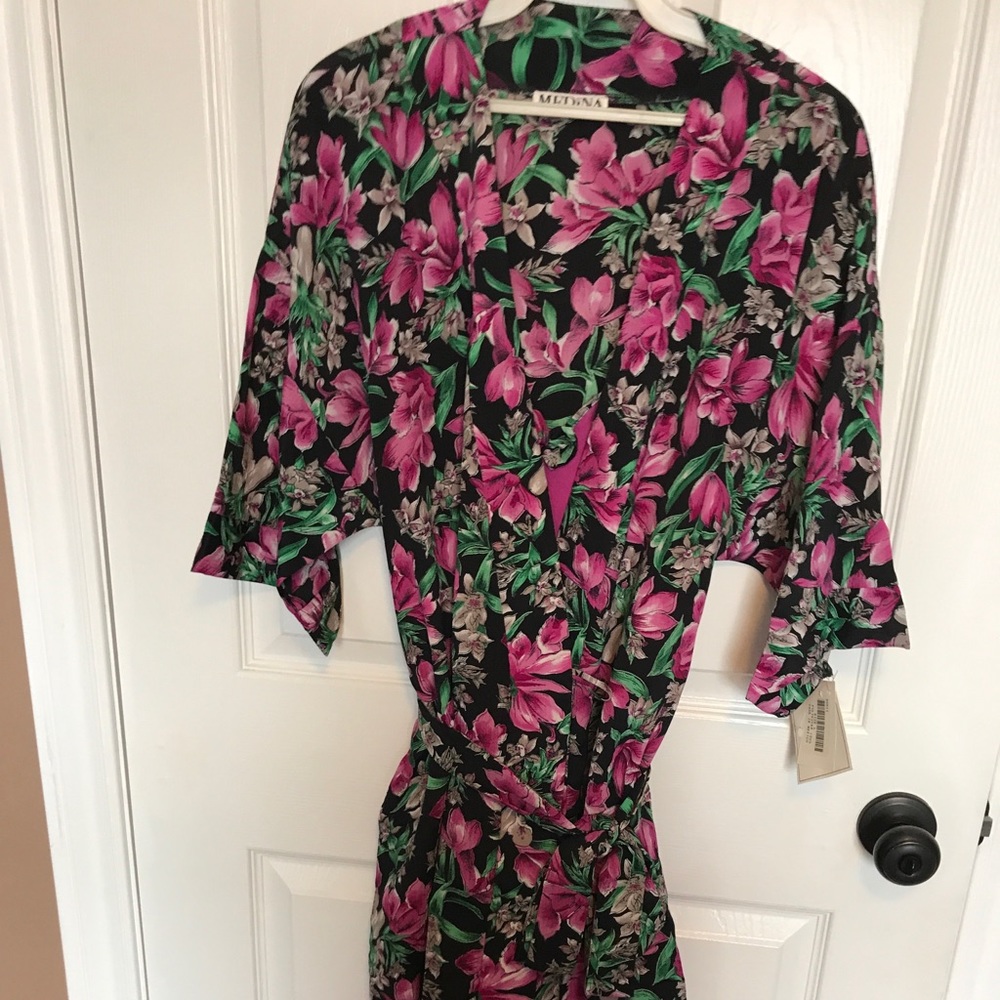 NWT-floral chemise and robe set